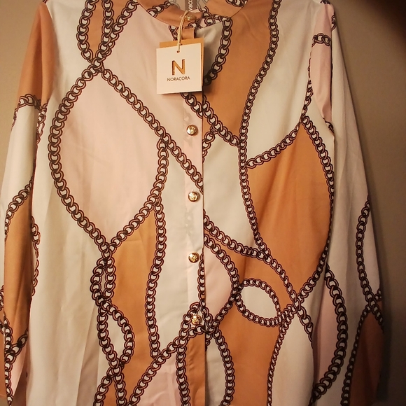 Woman's Classic Blouse Top Tri-colored Gold Buttons chain pattern NWT SIZE Small - Picture 3 of 5